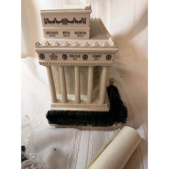 Depart 56 Lincoln Memorial American Pride w/Pin Scroll Lights Box #57702 - Picture 4 of 8